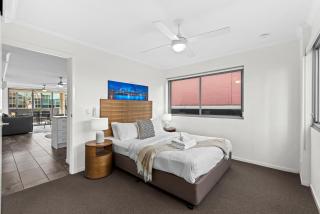 Comfy and Bright Apartment with HUGE Balcony! - Brisbane - 5