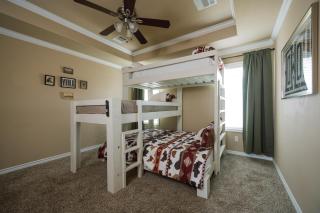 5BD - Backyard - Pool Access - 5 Mins to Texas A&M - College Station - 7