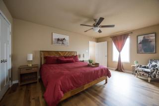 5BD - Backyard - Pool Access - 5 Mins to Texas A&M - 8