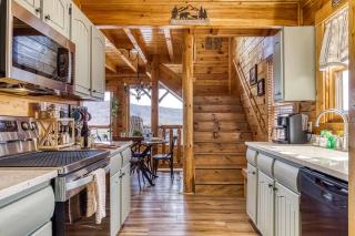 VIEWS! - Hot Tub - 3 Decks - Community Pool - Sevierville - 2