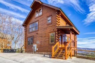 VIEWS! - Hot Tub - 3 Decks - Community Pool - Sevierville - 5