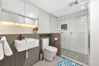 Modern and Central South Bank Apartment! Walk to CBD - Brisbane - 8