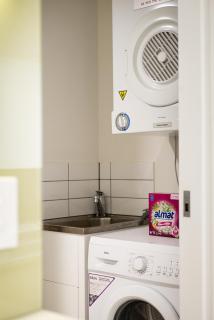 Modern and Central South Bank Apartment! Walk to CBD - Brisbane - 2