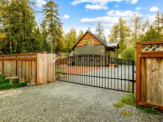 Ridgeline Retreat-hot Tub-fireplace-king Bed-wifi - Ashford - 3