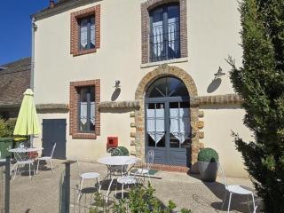Gîte spacieux 200m² en ferme rénovée avec terrasse, à proximité de Montfort l'Amaury et Thoiry - FR-1-527-40 - - 4