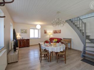 Charmant Gîte Rénové avec Jardin Privatif, Wifi inclus - FR-1-496-331 - Marlhes - 8