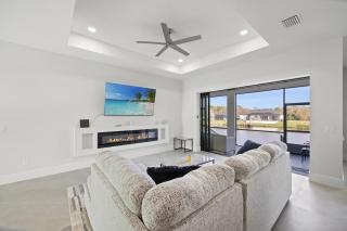 Modern Waterfront Bliss - 7