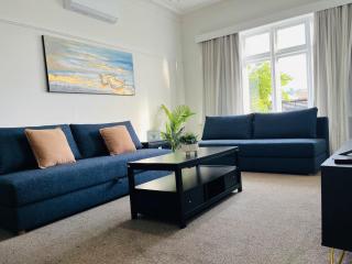 Pretty Villa Close to St Clair Beach private parking - Dunedin - 9
