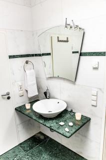 Dreamapartment La Vigna "Stone" Suite mit eigenem Indoorpool & Sauna & Grillhütte - Weil am Rhein - Weil am Rhein - 8