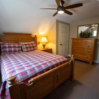 Couples Paradise I - by The Chalets - Logan - 3