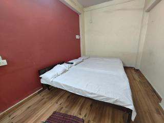 Jhusi Hotel & Restaurant - 3