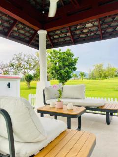 Coastal Villa on Fairway - - 7