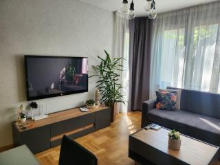 Апартамент 8 - Varna City - 0