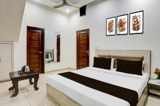 Hotel O Lohgarh Road Zirakpur Formerly JB Plaza - Zirakpur - 9