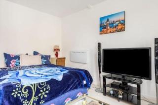 1 Bed Studio - Pets Welcome - Free Parking - WiFi - 9