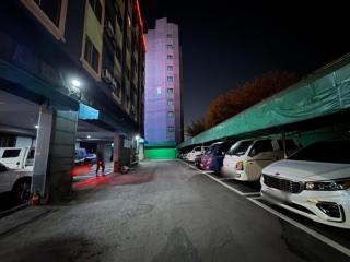 Tomato Hotel - - 6
