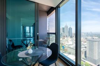 lvl36 High-rise 1BR condo CBD Panoramic City View - 5