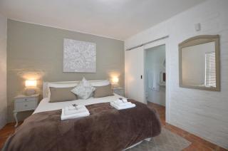 Urban Sole Beach House - 2