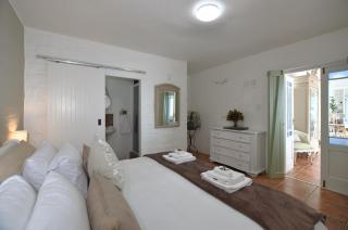 Urban Sole Beach House - 1