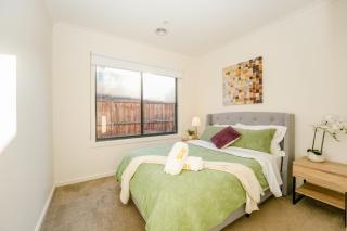 New family-friendly home - Melton South - 3