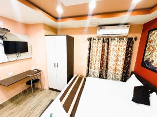 Hotel Meet Lodge near to Mandir Masjid road - Jāmb - 9