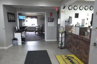 Super 8 by Wyndham Swift Current - Swift Current - 9