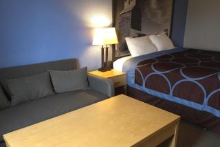 Super 8 by Wyndham Swift Current - 1