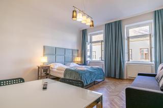 Comfortable & Amazing 2 BR Hideaway w Local Flair - Wenen - 0