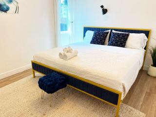 Charming 3 BR Home Near SoFi and LAX - 65th - Los Angeles - 8