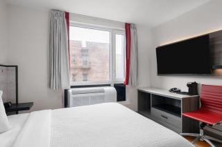 Ramada by Wyndham Brooklyn Near Flatbush - Brooklyn - 2