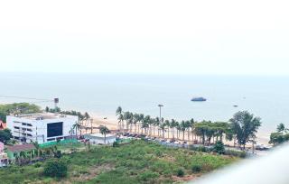 High seaview Jomtien beach side rimhad condo with pool and gym - 7