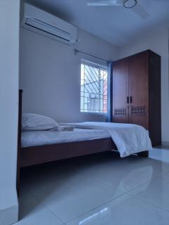 Econ Stay in New Apt, Dhanmondi, Dhaka, BD - Dhaka - 5
