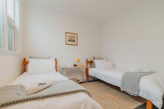 Stylish Central Cottage - Modern Heating & Parking - Christchurch - 7