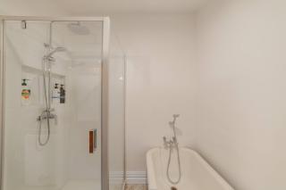 Stylish Central Cottage - Modern Heating & Parking - Christchurch - 5