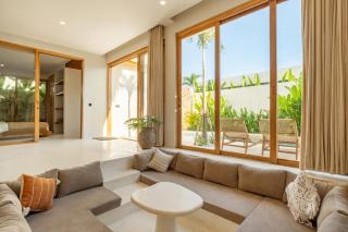 Villa Rheia Pererenan - Tumbak Bayuh - 4