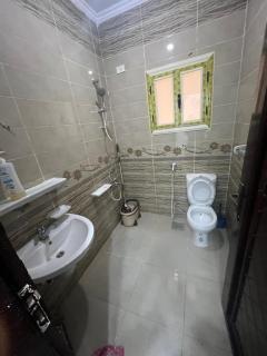 Large 2 Bedrooms 4 beds full apartment suitable for Families in Fayoum Dalah - 5