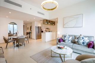 Livbnb Suites - Lavish 2BR w/ Burj Khalifa Views & Near Dubai Mall - Dubai - 2