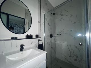 Waterfall City 1 bed Apartment - 8