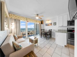 Southern Comfort - Expansive views of the ocean and beach! Newly renovated plus top grade linens! condo - Carolina Beach - 5