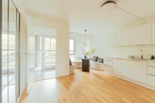 3 BR Apartment with Balcony, Sea View and Parking - 2