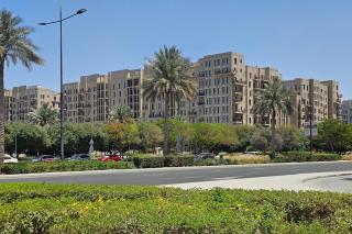 Stylish 2BR Retreat in Town Square - 7