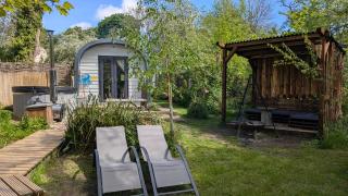 Emlyn's Coppice - Luxury Woodland Glamping - Holywell - 9