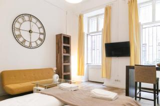 Spacious 1BR Apt, WIFI & TV, with a Great Location - Vienna - 5