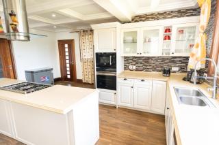Queens Chateau Boutique Villa - Diani Beach - 8