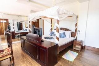 Queens Chateau Boutique Villa - Diani Beach - 1