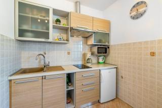Mediterranes Apartment mit Pool, Grill, Liegen - nur 400 Meter zum Strand - Baška - 4