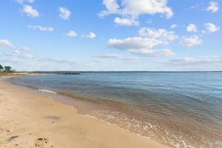 Huge Private Beach, 4 Bedrooms - White Stone - 8