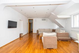 Spacious Apartment in Downtown - Sarajevo - 7