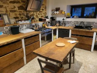 Renovated Bastide Among Vineyards Near Uzès - Pougnadoresse - 6