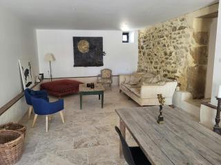 Renovated Bastide Among Vineyards Near Uzès - Pougnadoresse - 4